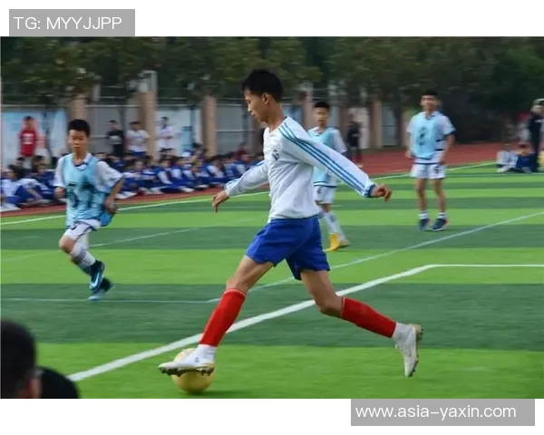 我与足球的缘分:追逐梦想的绿茵场上那些难忘的瞬间 我与足球的缘分:追逐梦想的绿茵场上那些难忘的瞬间